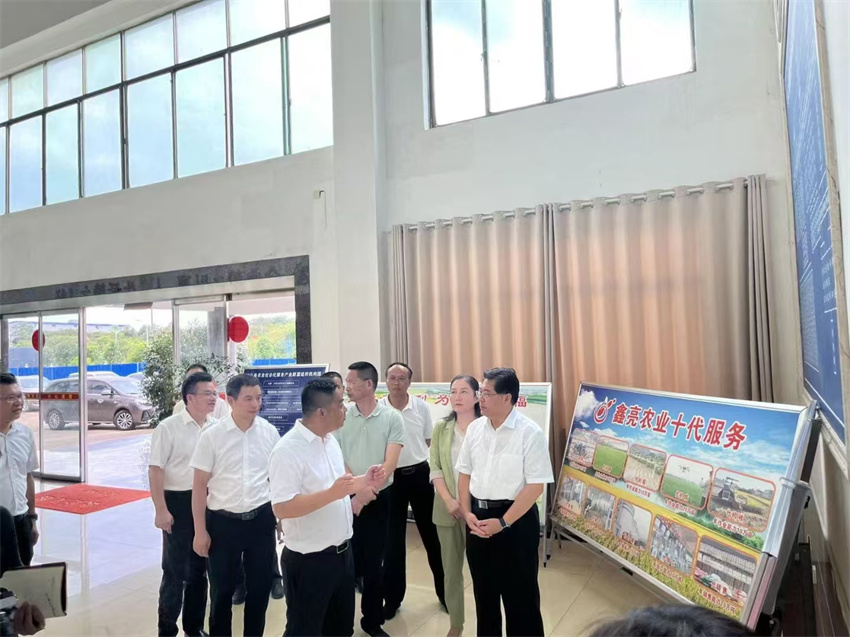 湖南省委常委、統(tǒng)戰(zhàn)部部長(zhǎng)隋忠誠(chéng)調(diào)研鑫亮糧油，推動(dòng)農(nóng)產(chǎn)品加工及農(nóng)業(yè)社會(huì)化服務(wù)發(fā)展